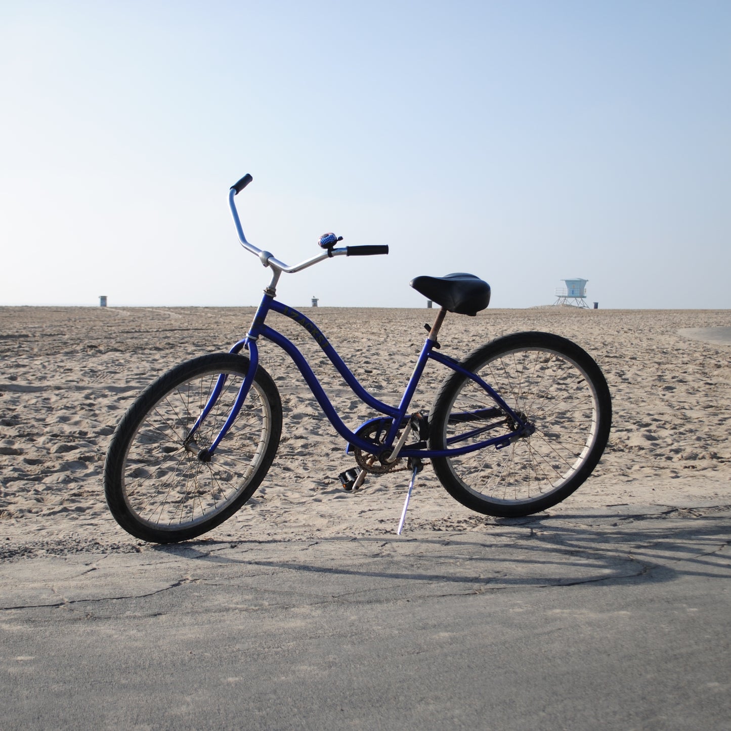 Ladies beach cruiser bicycle rental in Huntington Beach, Orange County, California, 92648