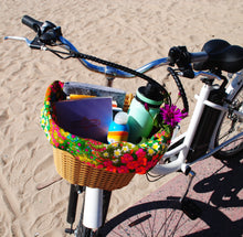 Cargar imagen en el visor de la galería, Bicycle basket holding personal belongings.
